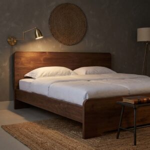أسرة خشبية كينج سايز (King Size Bed) – تصميم فاخر للمشاريع الراقية